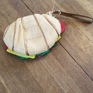 《BETSEY JOHNSON》croissantwhich clutch